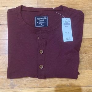 Men’s longs sleeve matron shirt size M